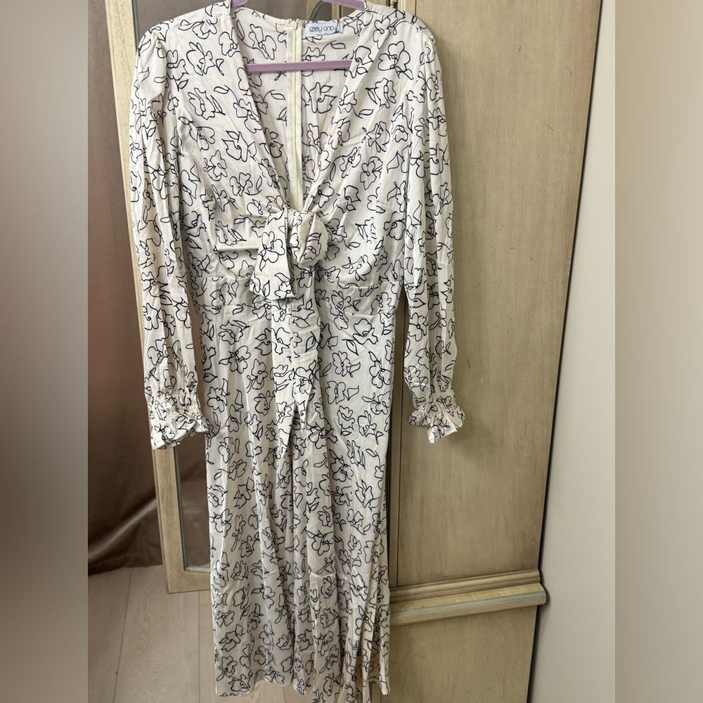 Elegant Cream Floral Maxi Dress